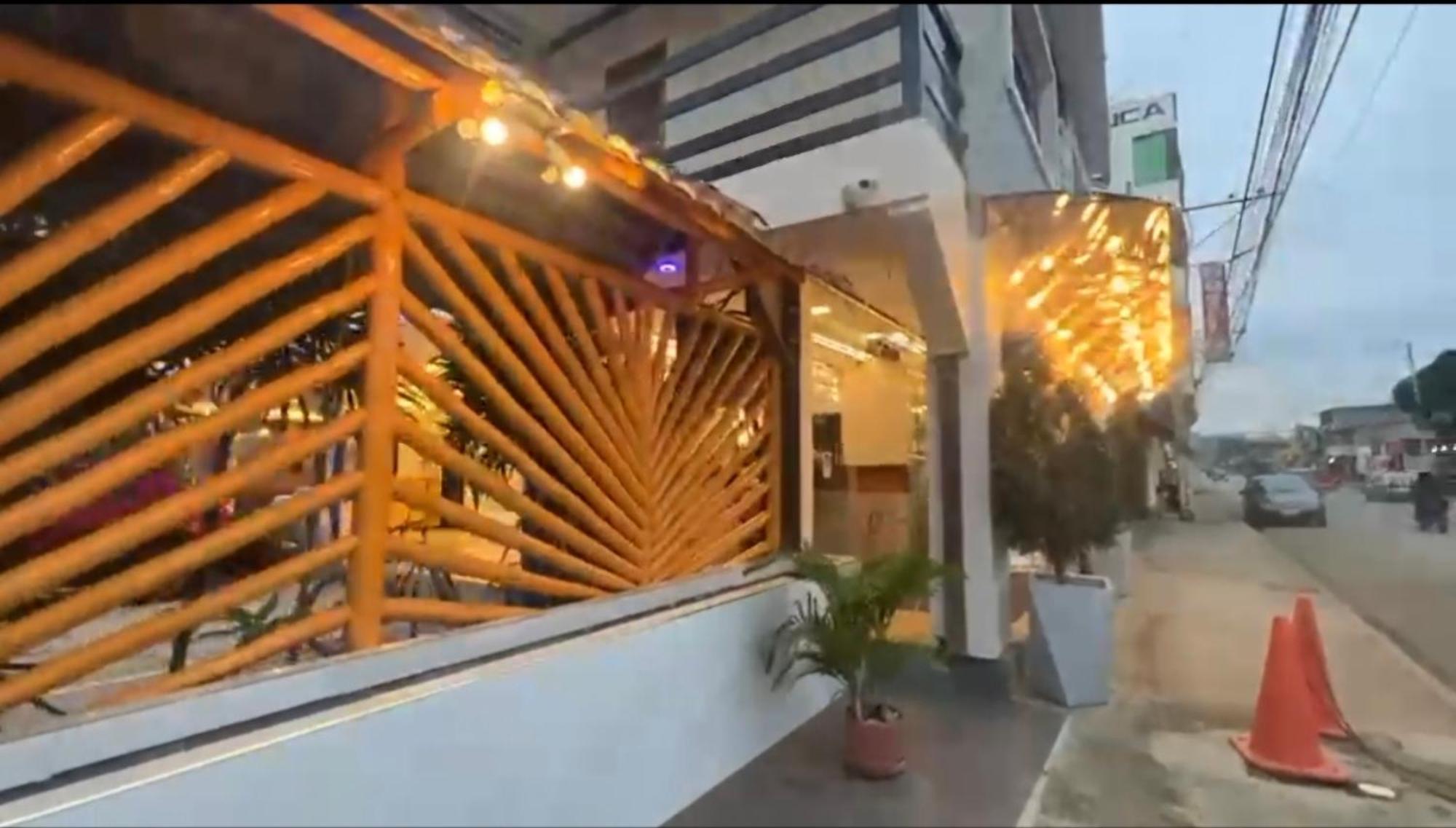 Hotel Berlín International Puerto López Exterior foto